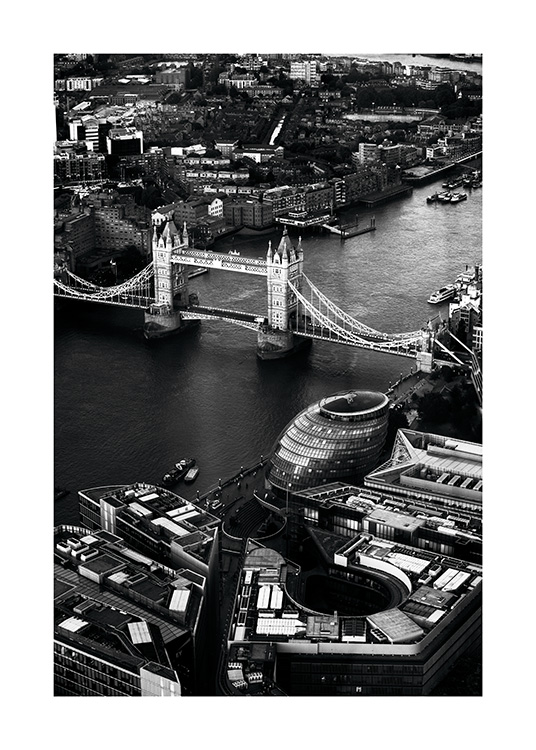 View of Tower Bridge Poster / Fotokunst bij Desenio AB (11375)
