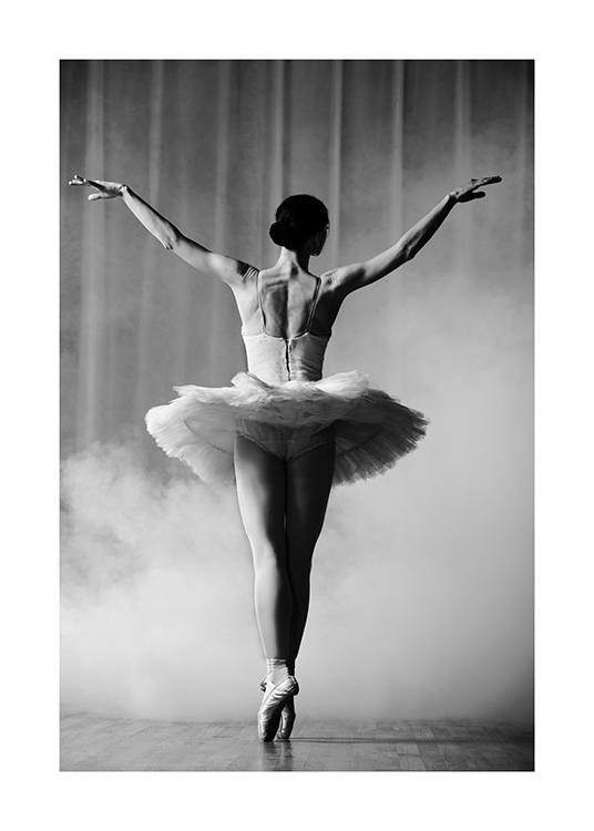 Ballerina in Tutu Poster / Zwart wit bij Desenio AB (12290)