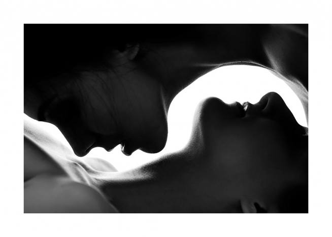 Kiss On The Neck Poster / Zwart wit bij Desenio AB (12487)