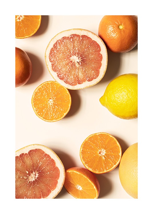  – Foto van citrusfruit op een lichtgele achtergrond