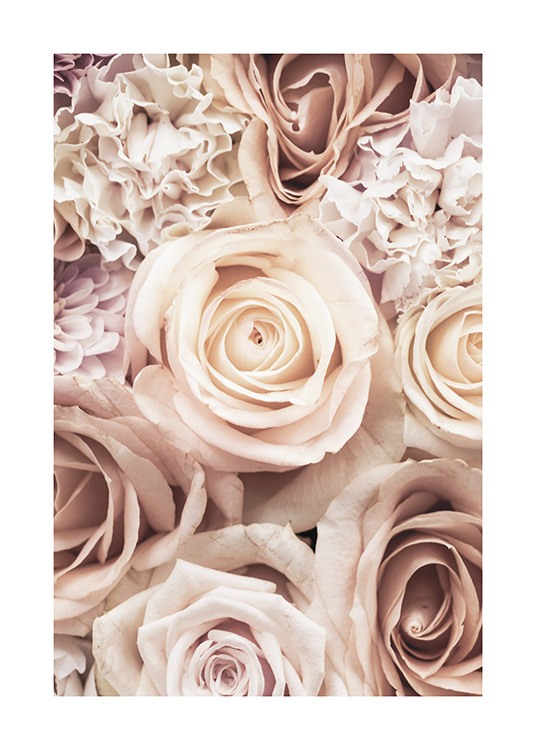  – Foto van een groep roze rozen en roze anjers