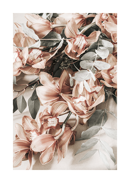  – Foto van een boeket met groene bladeren en roze bloemen