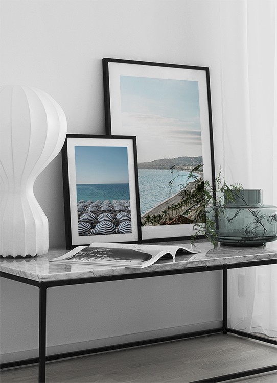 Posters op stranden in Frankrijk
