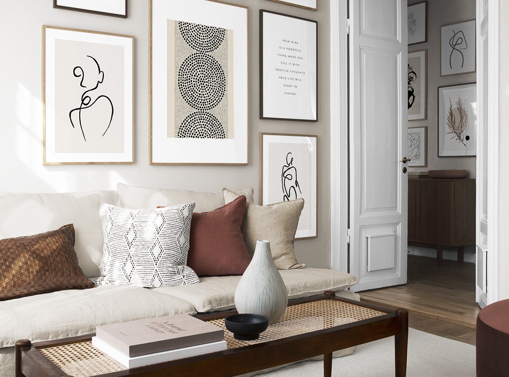Woonkamer met natuurkleuren